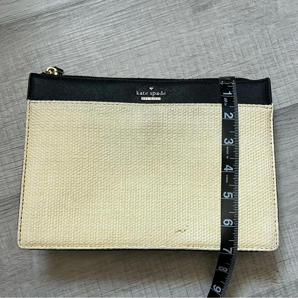 KATE SPADE NEW YORK Raffia Crossbody Bag Elegant Black and Cream